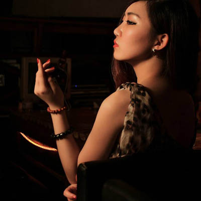 如何让女人瞬间被征服的技巧 你知道吗！(2)