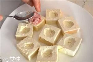 客家酿豆腐的家常做法 豆腐和猪肉这么做简直绝