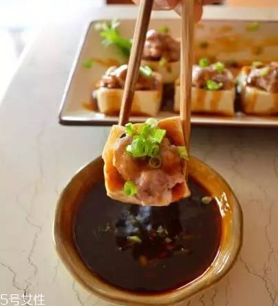 客家酿豆腐的家常做法 豆腐和猪肉这么做简直绝